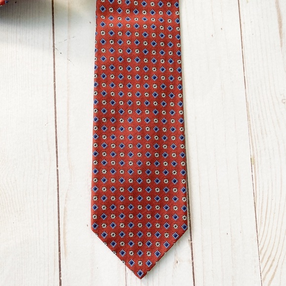 Brooks Brothers Silk Red Pattern Tie - Picture 6 of 6